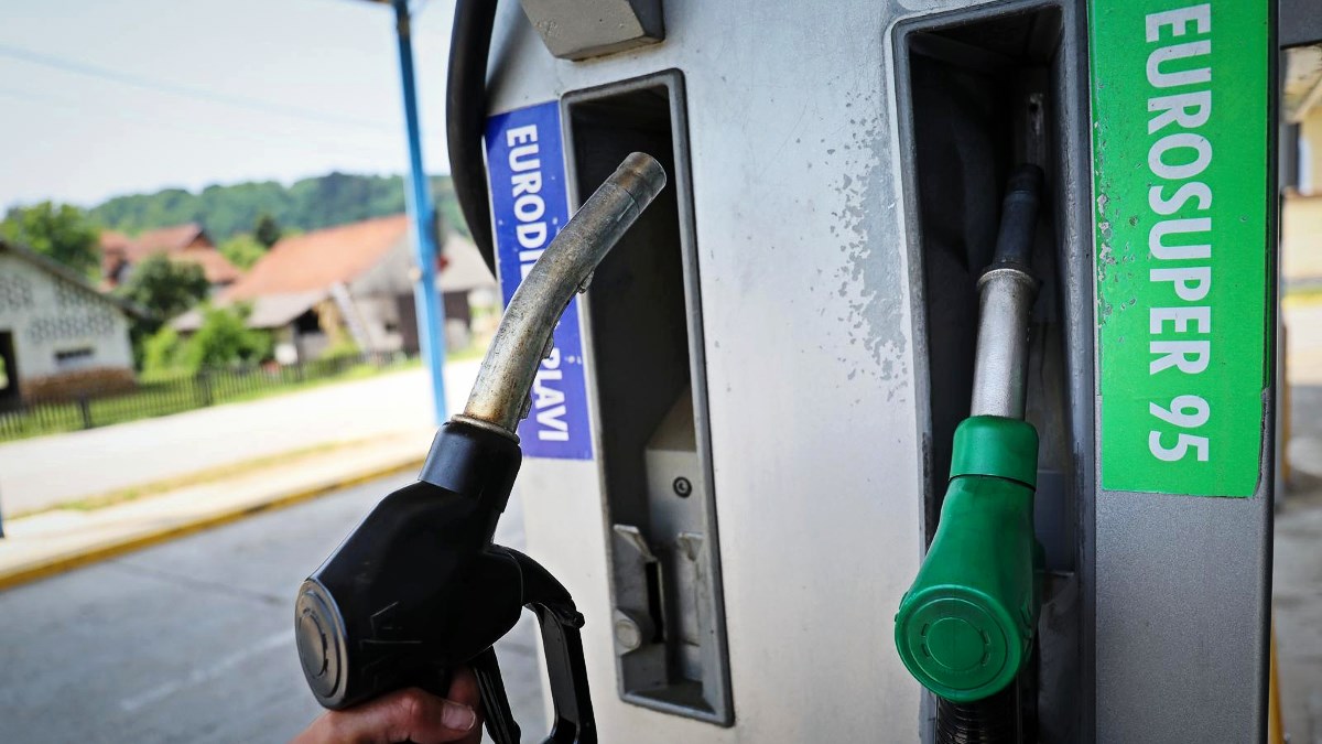 Na autocestama pojeftinilo osnovno gorivo