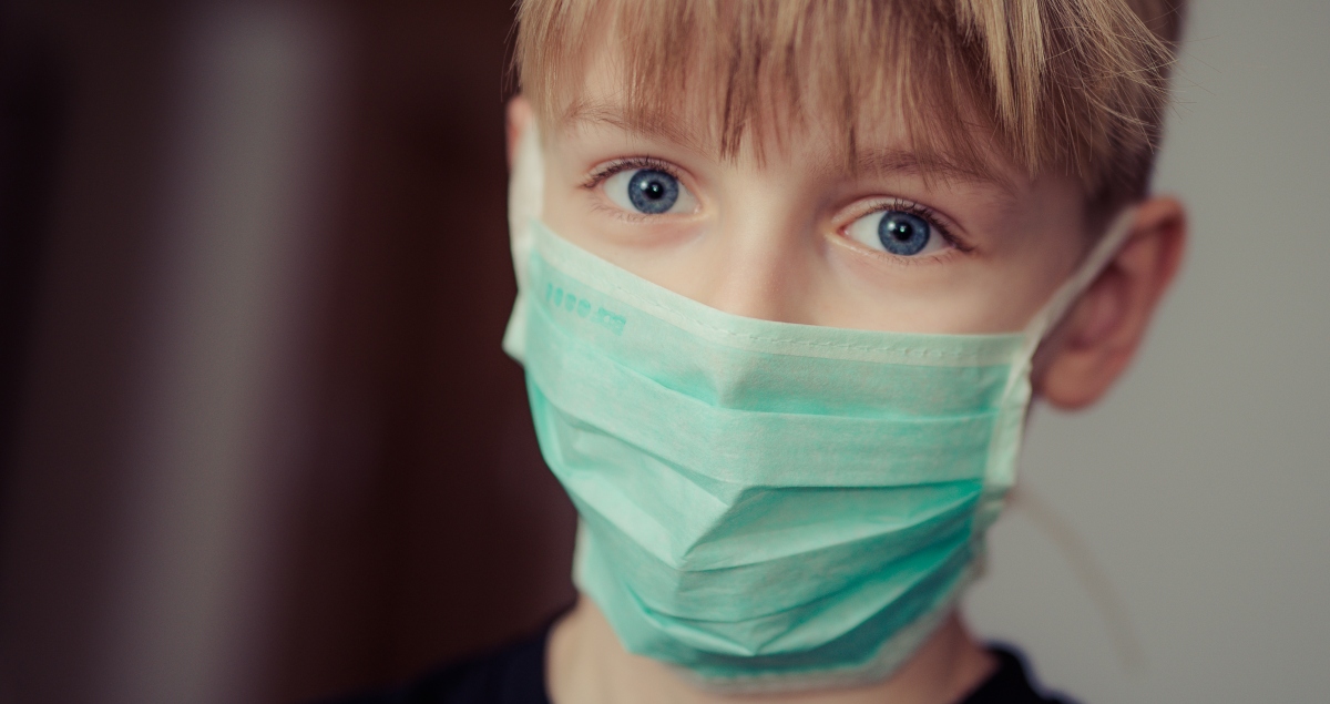 Djeca u dobi od 10 do 19 godina šire koronavirus jednako kao i odrasli, tvrdi studija