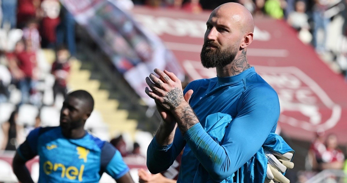 Manchester United želi golmana koji ne želi braniti za srpsku reprezentaciju