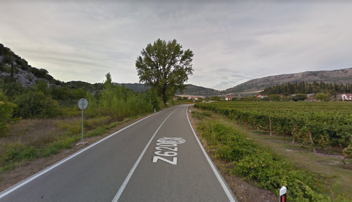 Teška prometna nesreća kod Ploča, poginuo pješak