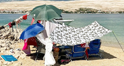 "Dječje vještine dobro dođu": Prizor s plaže u Dalmaciji nasmijao je Fejs