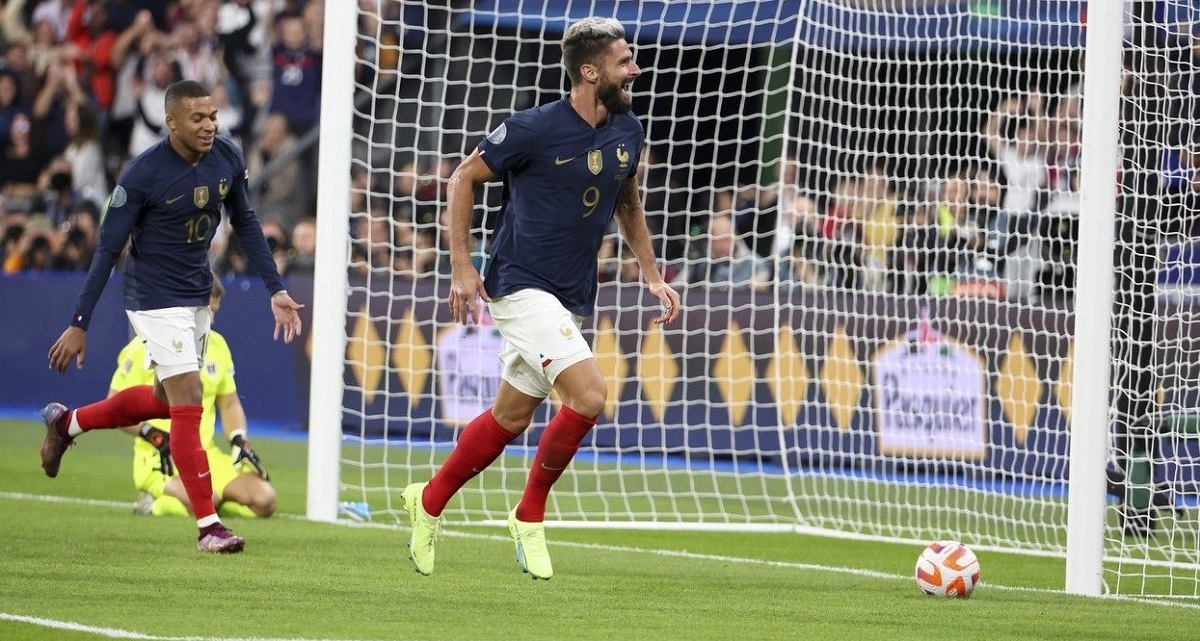 Francuskoj je prijetila blamaža. Onda su Mbappe i Giroud golčinama ušli u povijest