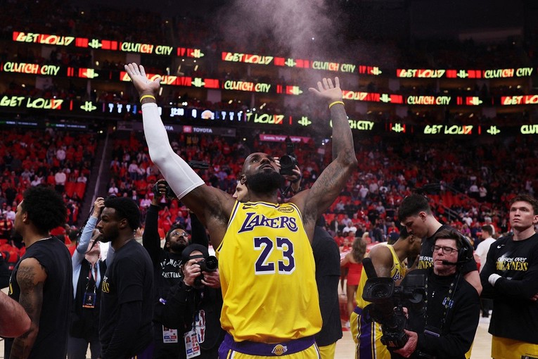 LeBron odveo Lakerse bez Dončića u polufinale Zapada. Tamo ih čekaju prvaci
