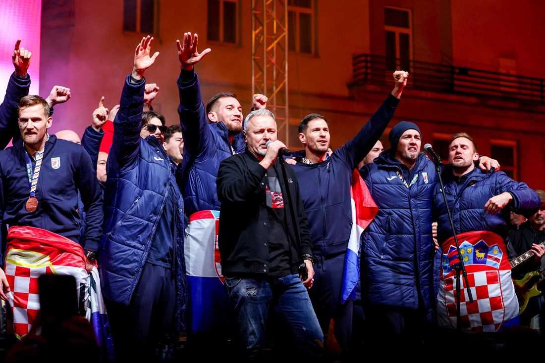 Thompson rukometašima: Večeras na Trgu svih Hrvata pjevamo pjesme koje ste vi htjeli