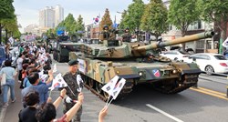 Južna Koreja ima prvu veliku vojnu paradu. Upozorava Sjever zbog nuklearne prijetnje