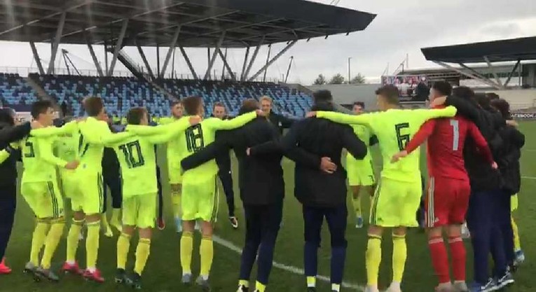 VIDEO Ovako su mladi dinamovci proslavili veliki remi u Manchesteru