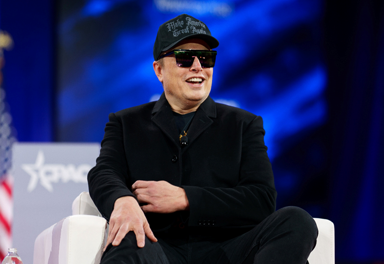 Маск вели дека ЕУ треба да се укине. Медведев го поддржува