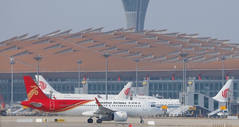 Kina s velikim oprezom otvara zračni prostor za strane kompanije