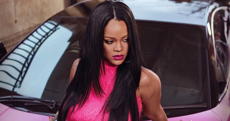 Rihanna zapalila Instagram u seksi pink izdanju