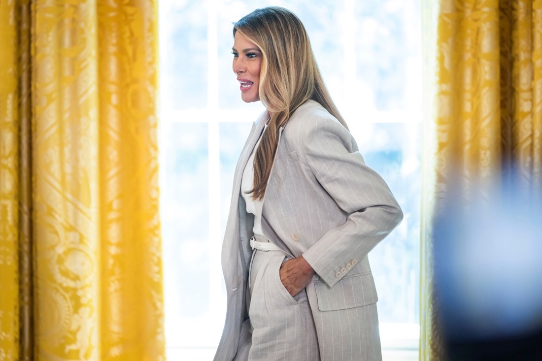 Svi pričaju o izdanju Melanije Trump u bež lanenom odijelu Max Mare