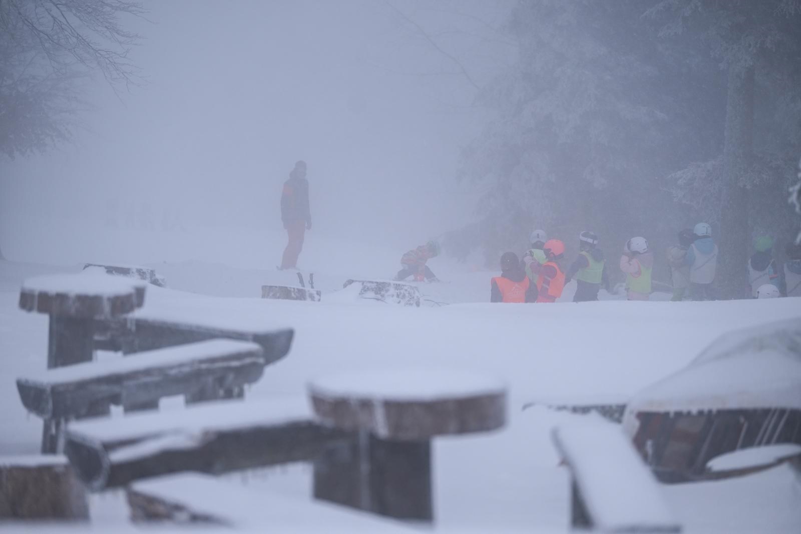 Nakon 20 sati probijanja puta: 150 učenika sa Sljemena sigurno vraćeno u Zagreb