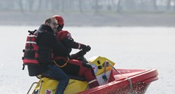 VIDEO Tomašević se Jarunom provozao vodenim skuterom Crvenog križa