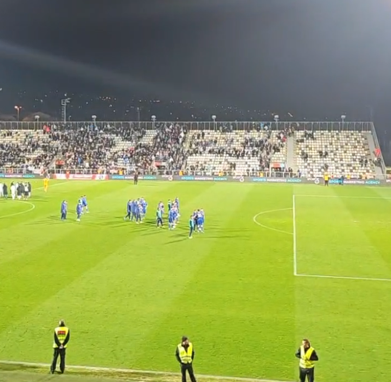 Pogledajte kako su navijači Dinama pozdravili igrače nakon utakmice s Rijekom