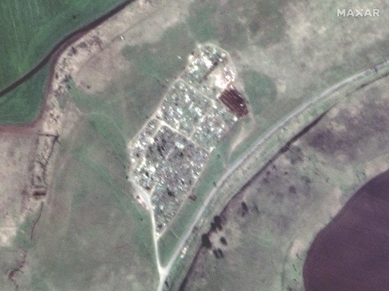 FOTO Nove satelitske snimke pokazale drugu masovnu grobnicu kod Mariupolja