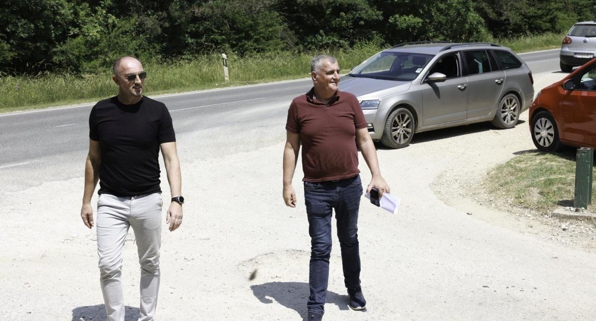 Bulj s otpadom kreće prema Lećevici. "Ako ga ne prihvate, nosim ga ispred Županije"