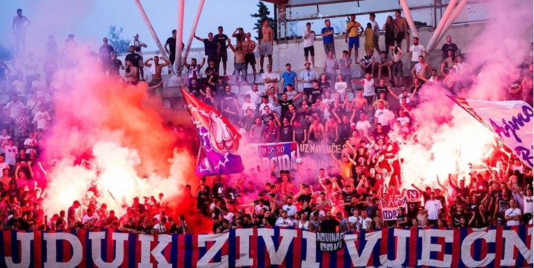 Evo što je napravila Torcida kada su je došli pozdraviti igrači i direktor Hajduka