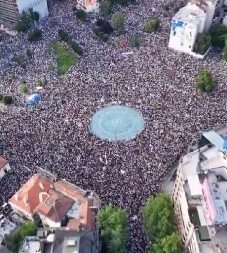 VIDEO Pogledajte snimke dronom. "Ovo je jedan od najvećih prosvjeda dosad"