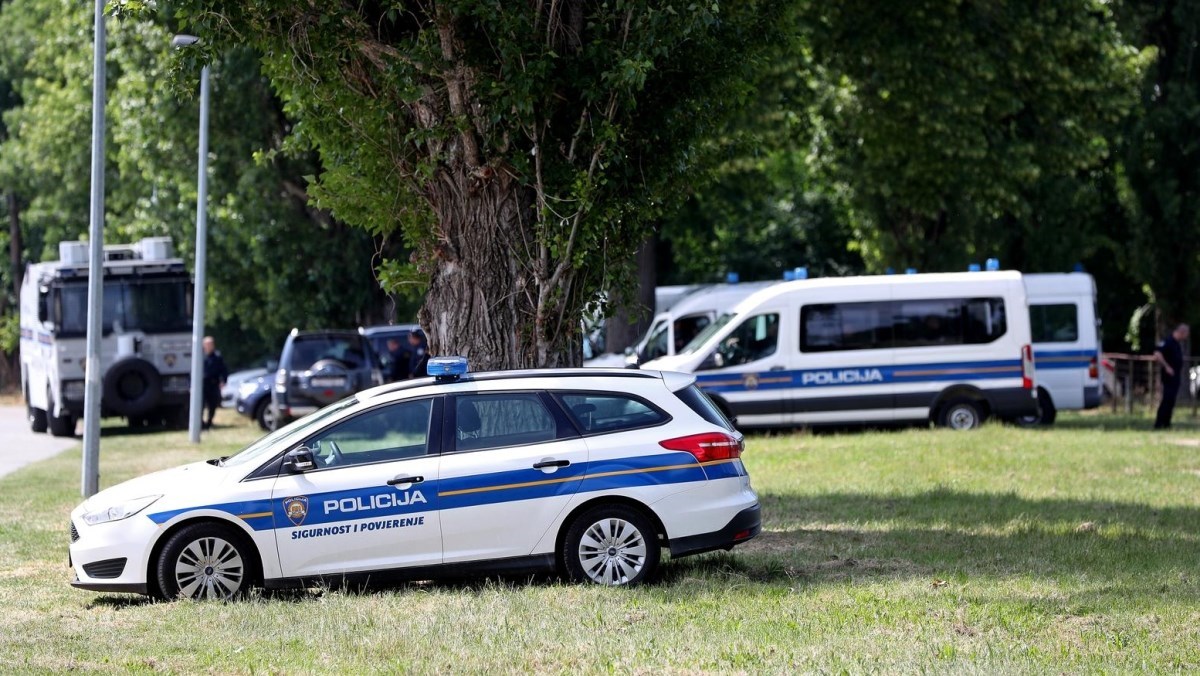 U Vinkovcima napali trojicu maloljetnika i 18-godišnjaka. Policija ih traži