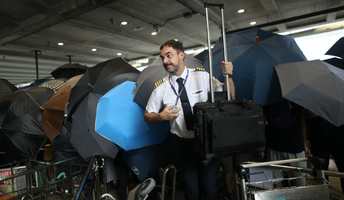 Prosvjednici u Hong Kongu blokirali ceste do aerodroma