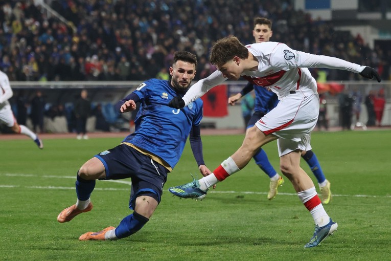 Odigrao je tri utakmice za Hajduk. Sada je ostvario transfer od milijun eura
