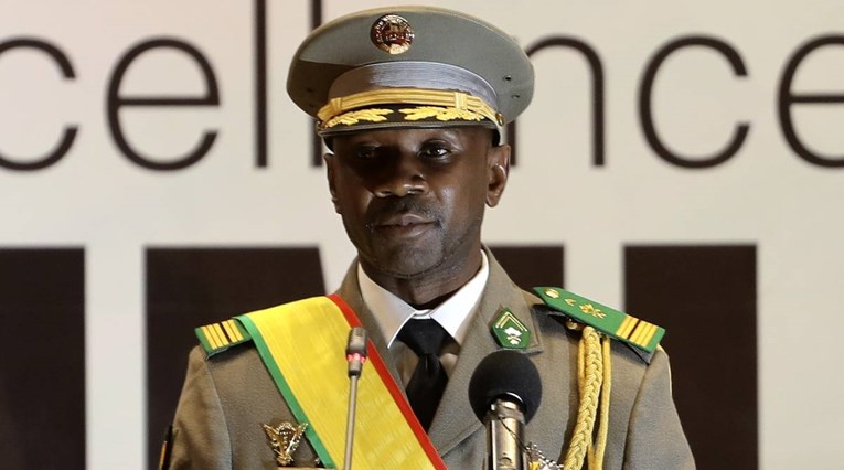 Izveden atentat na privremenog predsjednika Malija: Napali ga nožem