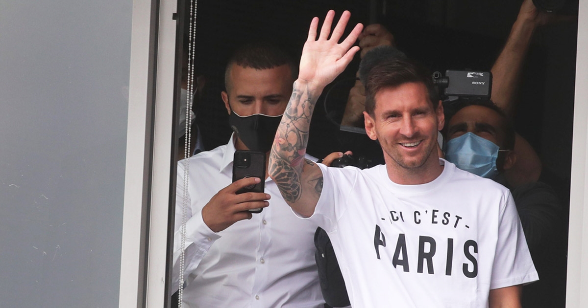 VIDEO Messi u majici "Ovo je Pariz" mahao navijačima PSG-a. Predstavit će ga sutra