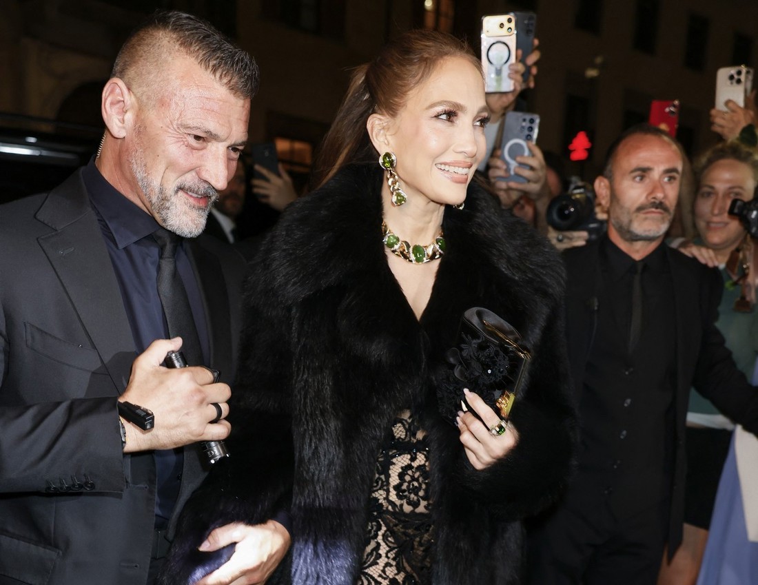 Tjelohranitelj J.Lo postao hit, fanovi joj pišu: Čovjek tvog života stoji pored tebe