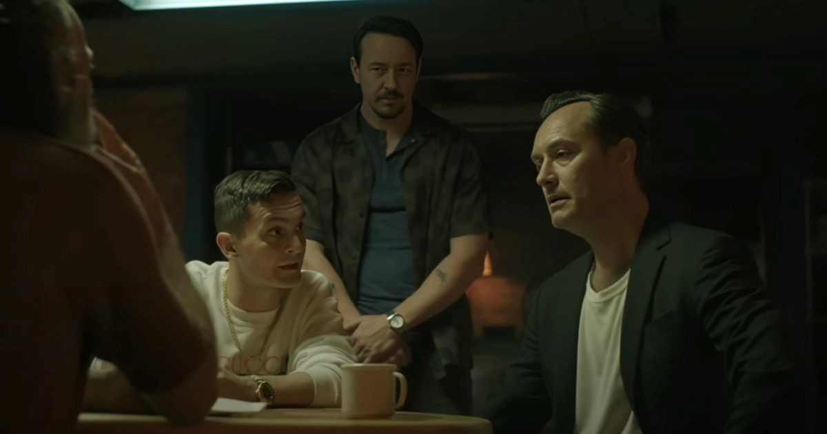 Jude Law i Jason Bateman glume u novoj napetoj drami na Netflixu. Objavljen trailer
