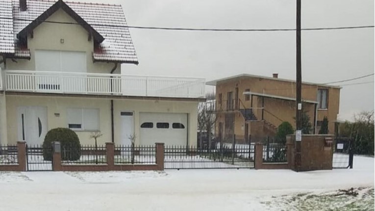 VIDEO Tuča zabijelila područje Velike Gorice, u Podravini pada snijeg