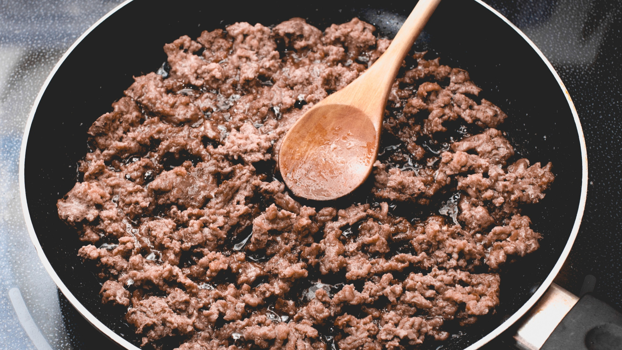 Treba li dodavati ulje kod prženja mljevenog mesa?