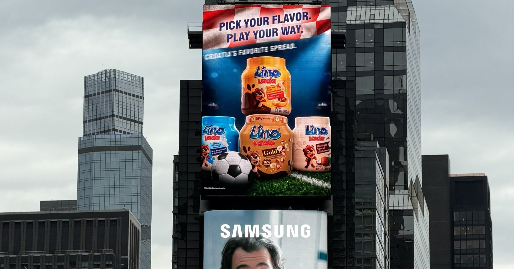 Navijačka Lino Lada osvanula na njujorškom Times Squareu