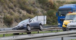 FOTO Nesreća kod Splita, autom sletio s ceste i završio na zaštitnoj ogradi