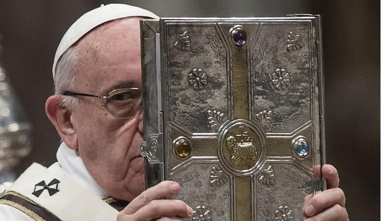 Papa ovog Uskrsa neće nikome prati noge, otkazana i procesija