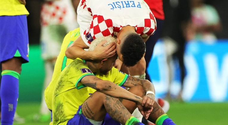 Perišić nakon pobjede protiv Brazila tješio uplakanog Neymara
