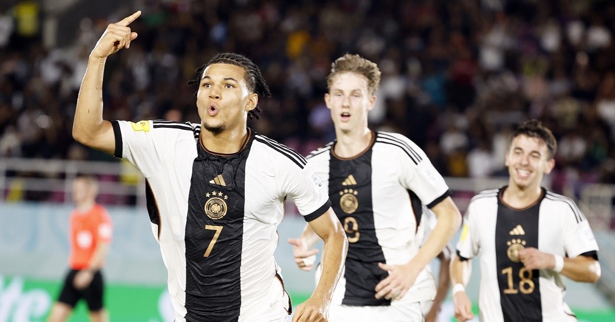 Borussia predstavlja svoje čudo od djeteta. Tinejdžer ulazi u prvu momčad