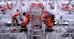 Robot u Teslinoj tvornici 2021. ozlijedio inženjera. "Ostao je krvav trag na podu"