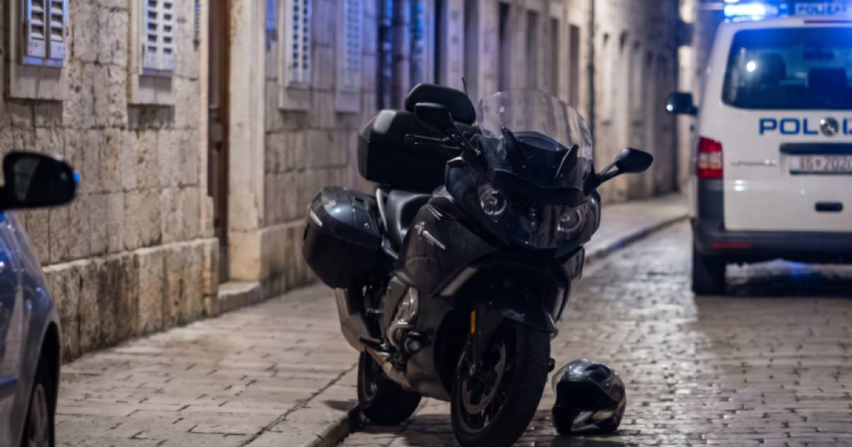 Pijan vrijeđao policajce u Šibeniku. Oni tražili zatvor, sudac ga pustio na slobodu