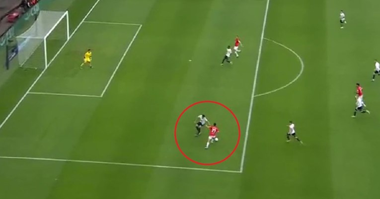 VIDEO Ajax je vodio u derbiju. Onda je Šutalo napravio grešku