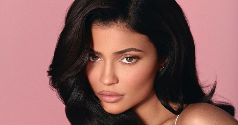 Kylie Jenner konačno priznala kojim se sve estetskim zahvatim podvrgnula