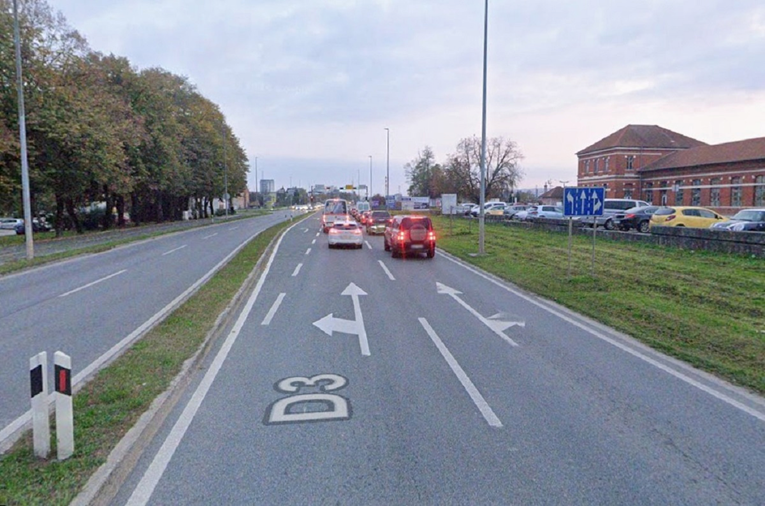 Vozač kombija sletio s ceste u Karlovcu i poginuo 