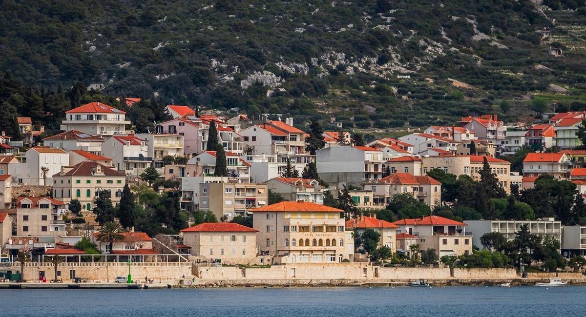 Komercijalni smještaj u travnju imao manje turista i noćenja nego lani
