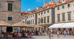 Što se ovog ljeta jede u Dubrovniku? Zavirili smo u jedan tamošnji restoran