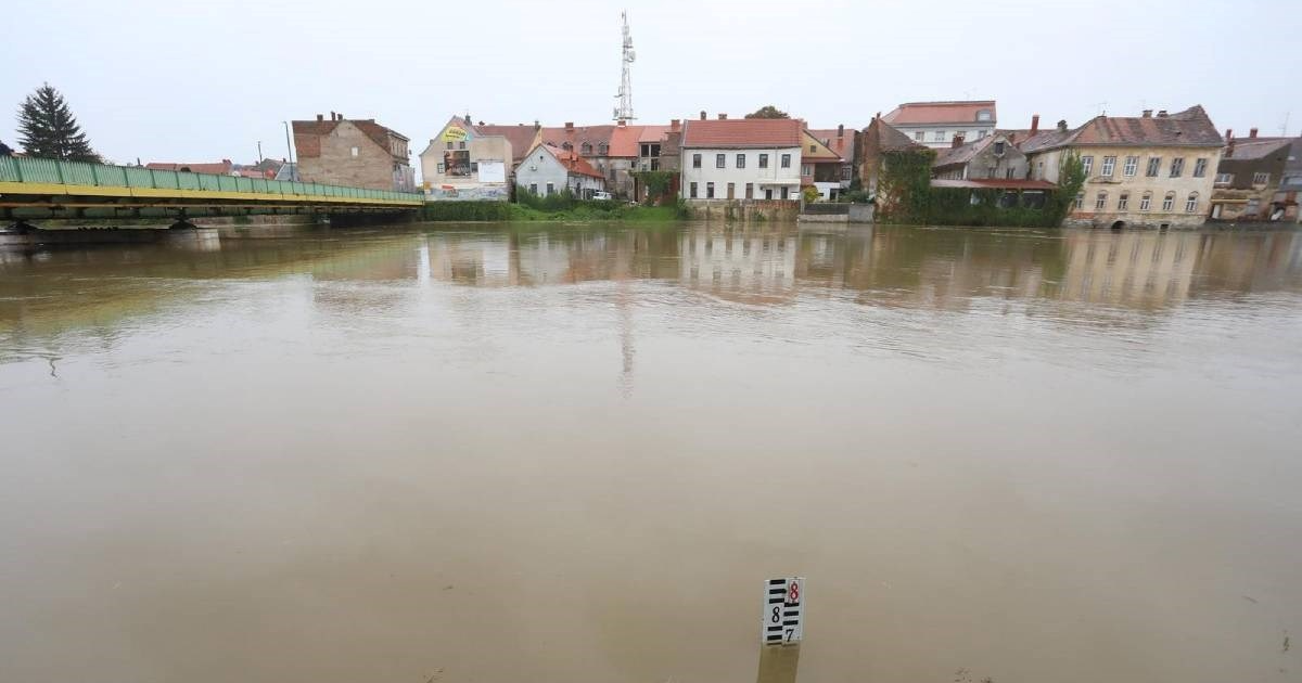 Vodostaj Kupe u Karlovcu viši od očekivanog, dižu se dodatne snage