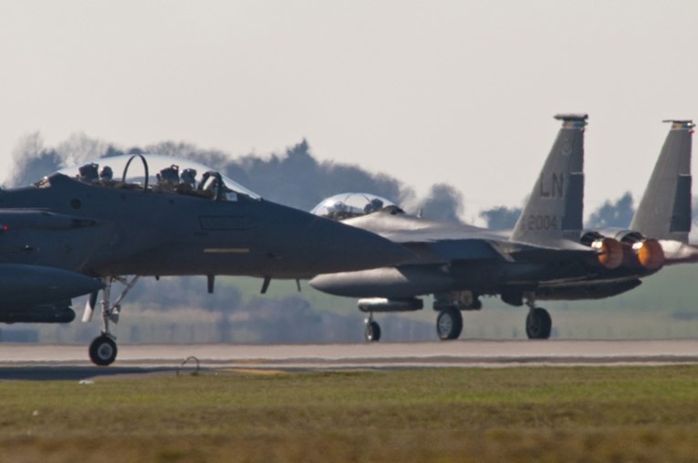 SAD i Iran traže američkog pilota. Iran: Pogodili smo brod povezan s Izraelom