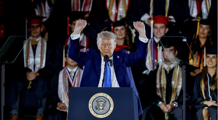 Trump će datume završetka dvaju svjetskih ratova proglasiti Danima pobjede