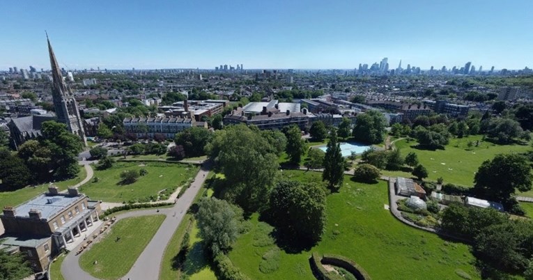 Pucnjava u parku u Londonu. Jedan muškarac ubijen, žena teško ranjena