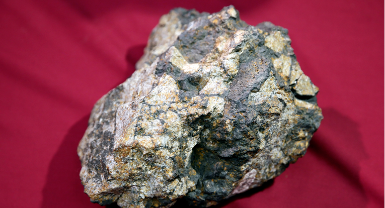 Šveđaninu na posjed pao meteorit od 14 kg, geolozi ga odnijeli. Sud: Vratite mu ga