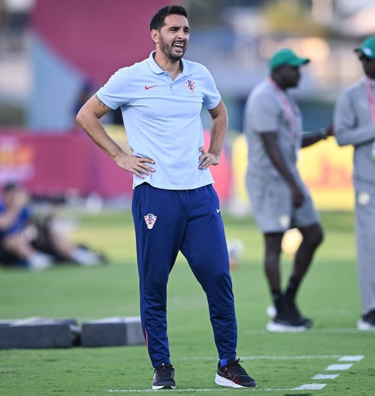 Budimir održao govor igračima nakon ispadanja U-17 reprezentacije sa SP-a