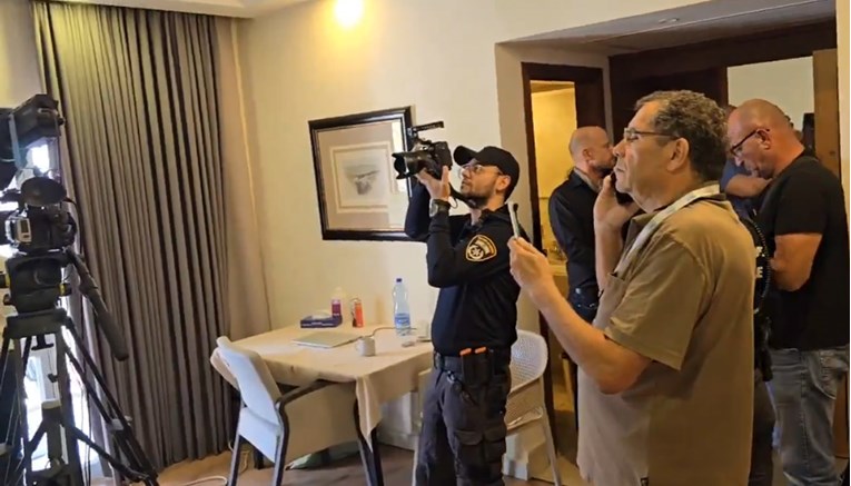 VIDEO U Izraelu zabranjena Al Jazeera, policija upala u njihov ured