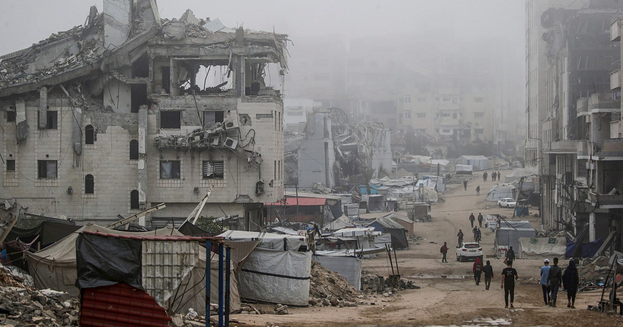 U Gazi poginulo najmanje 35 Palestinaca, 12 je ubijeno dok su čekali kamione s hranom